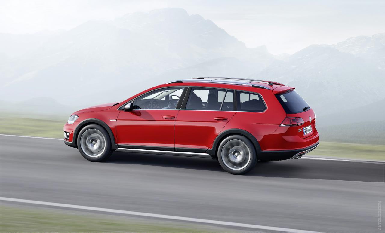Фото обновленного Volkswagen Golf Alltrack 2016