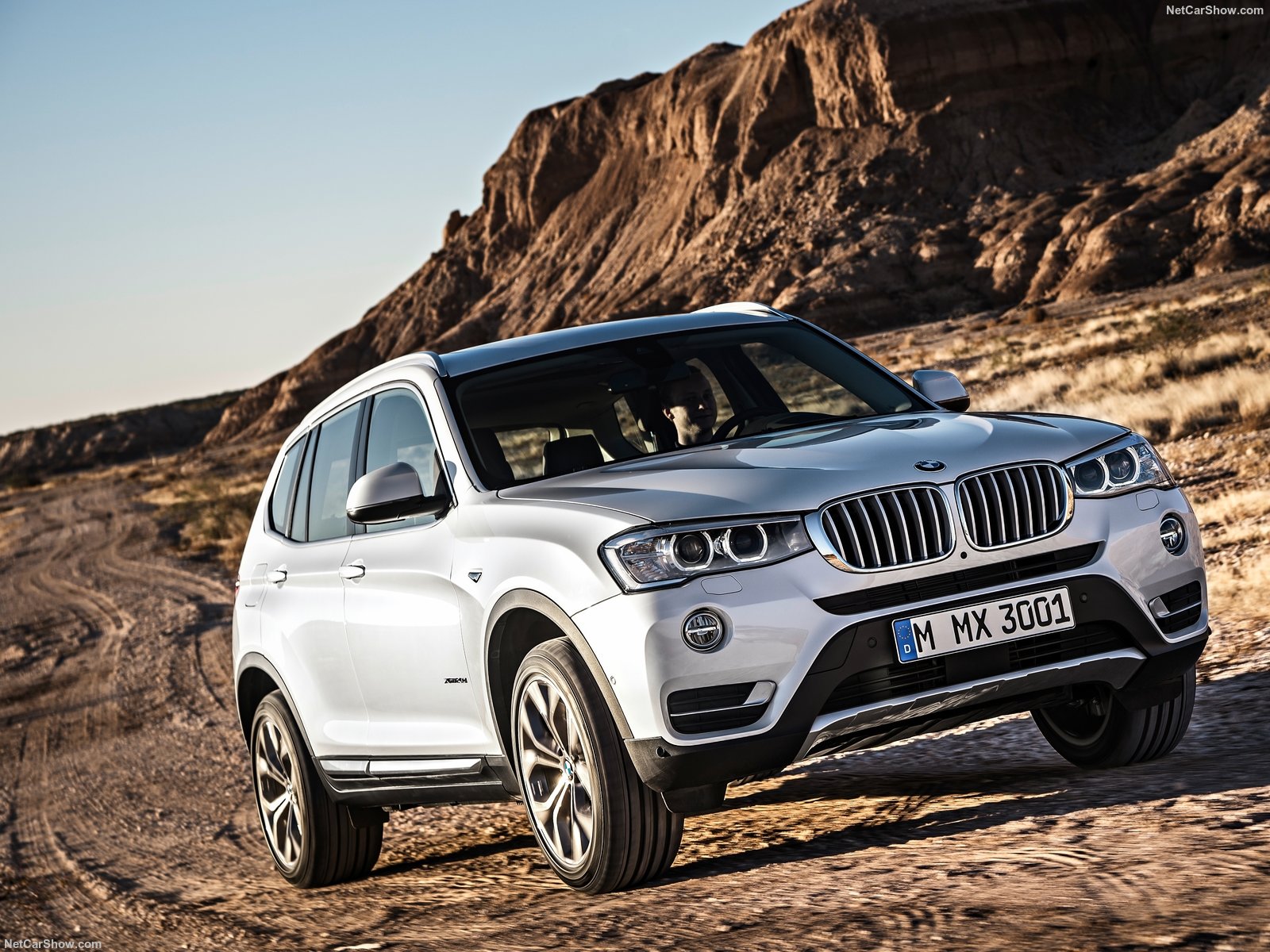 BMW X3 - цена, характеристики и фото, описание модели авто