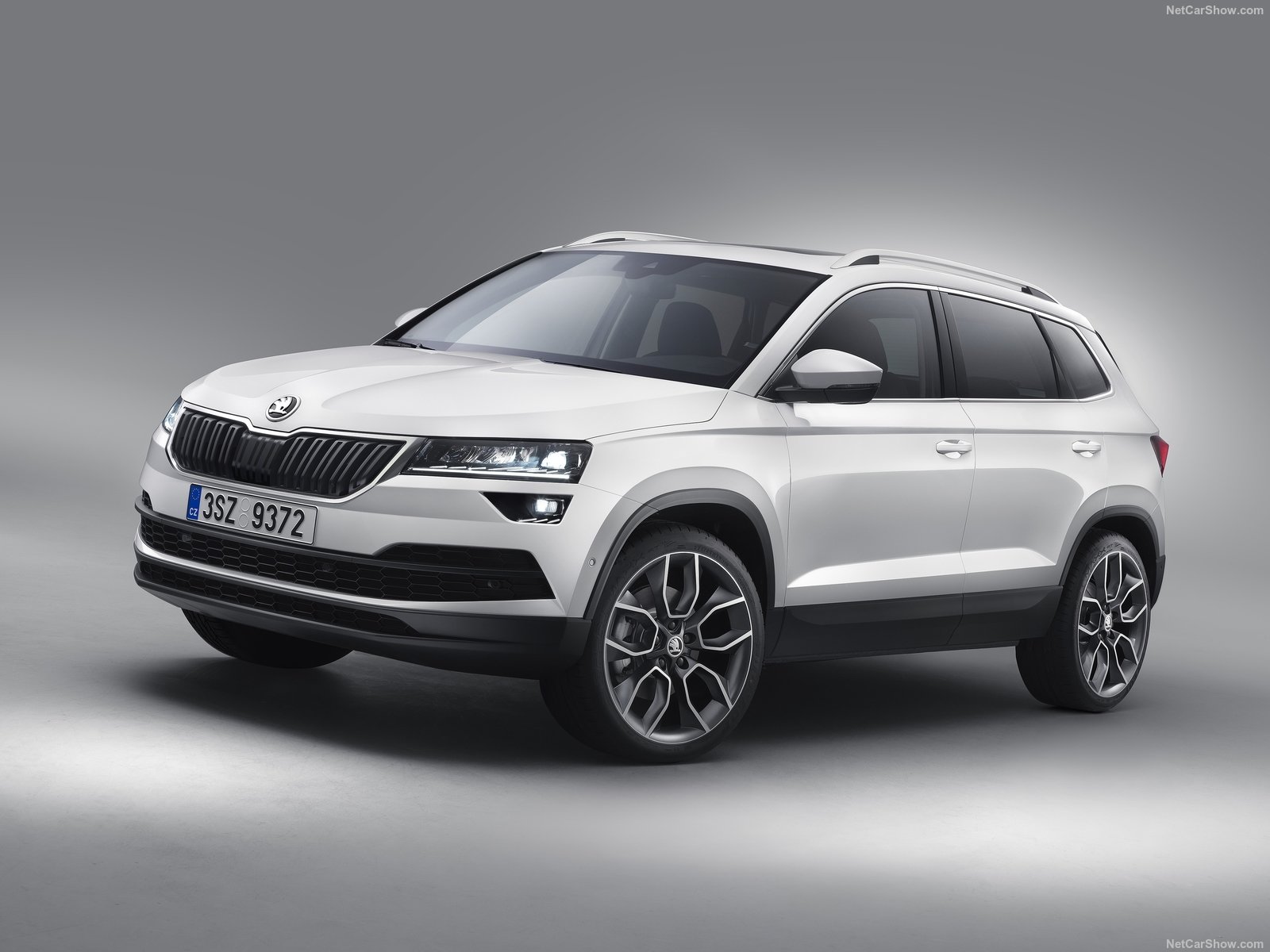 Skoda Karoq 2017: цена в России, комплектации, фото и характеристики
