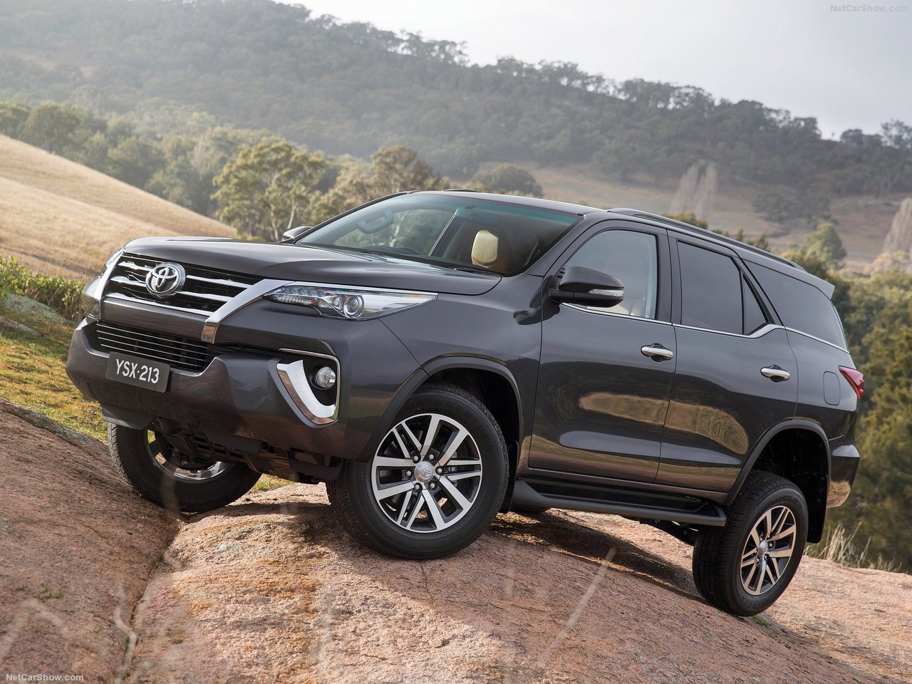 Toyota Fortuner 2018 - комплектации, цены, фото и характеристики