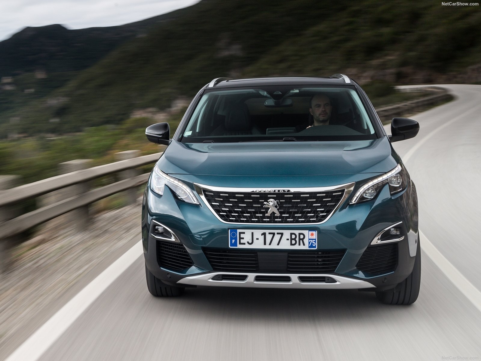 Peugeot 5008 2019 новый кузов, цены, комплектации, фото, видео