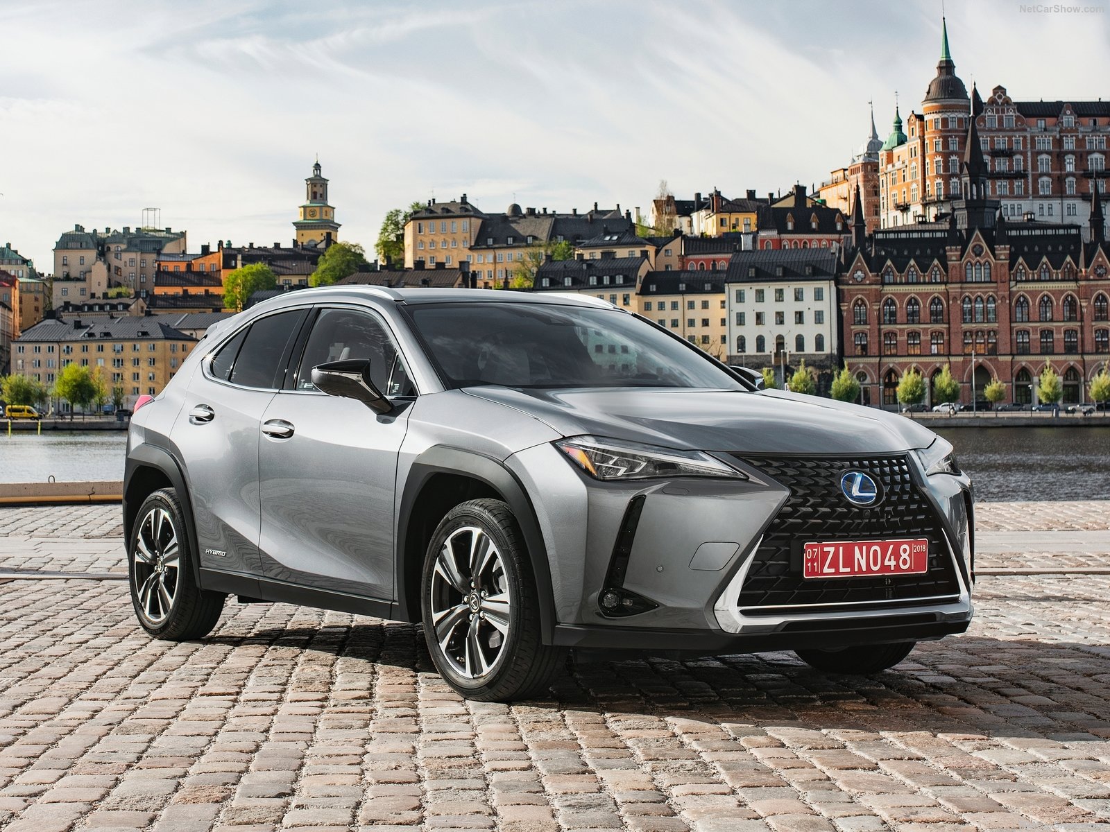 Lexus ux фото