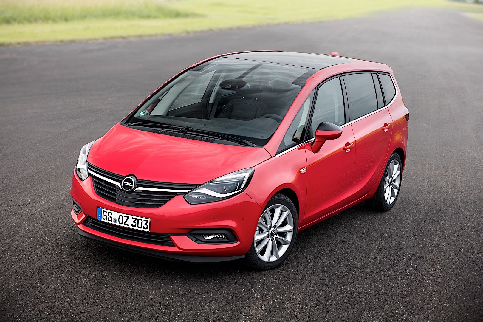 Opel Zafira 2019 цены, комплектации, новый кузов, фото, видео