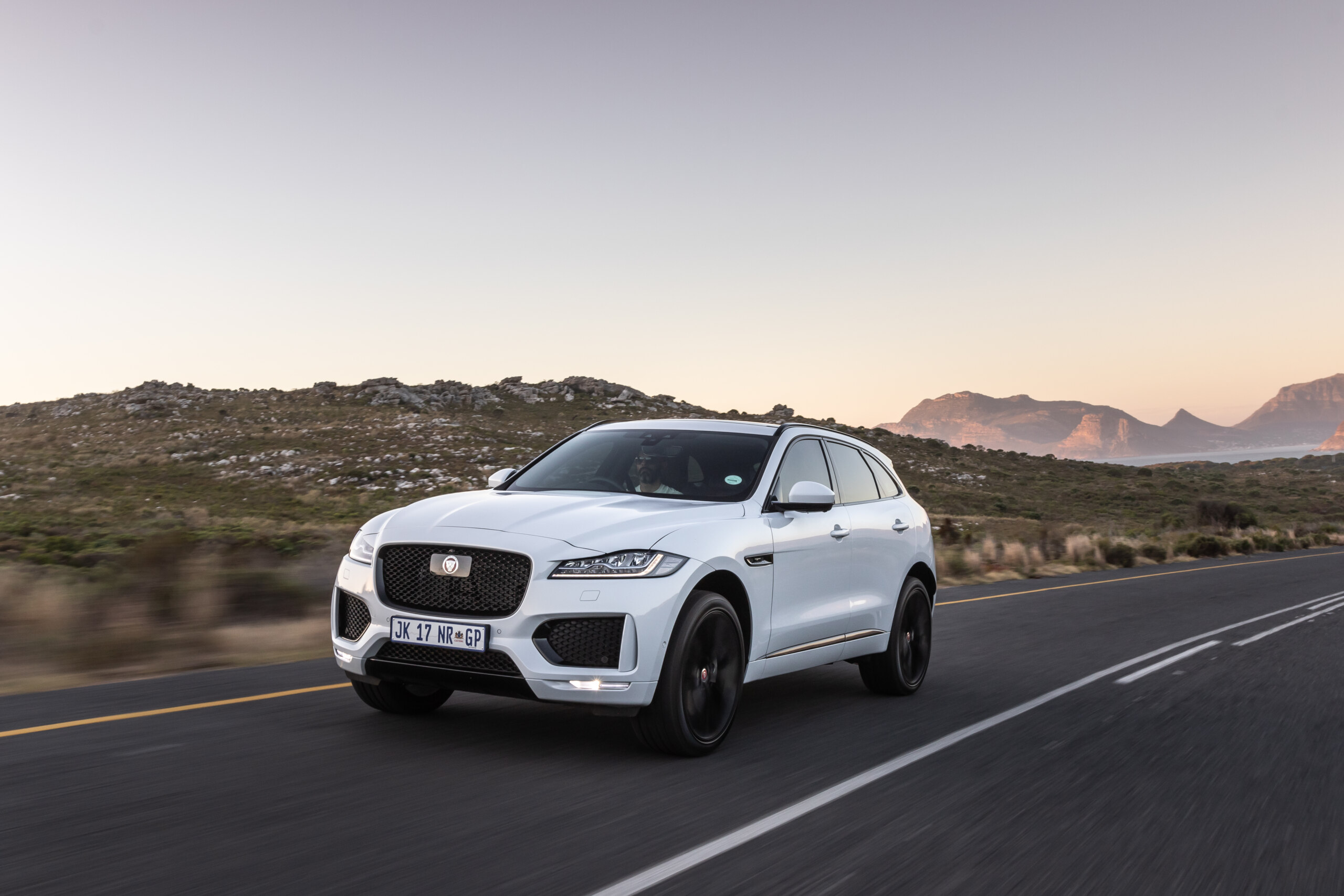 Jaguar кроссовер f Pace 2017